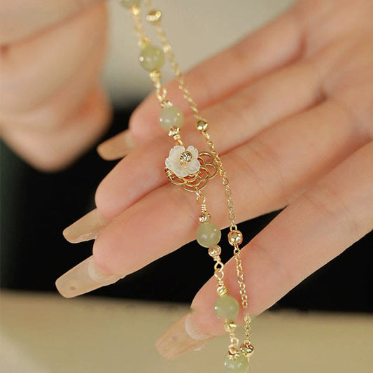 14 Ayar Altın Kaplama Yeşim Taşı ve Tridacna Çiçeği Detaylı Kelebek Şans Bilekliği